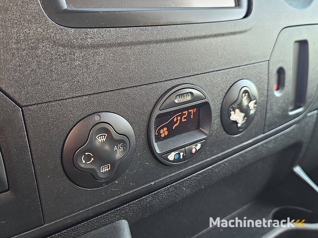 RENAULT MASTER 2.3 bakwagen laadklep!