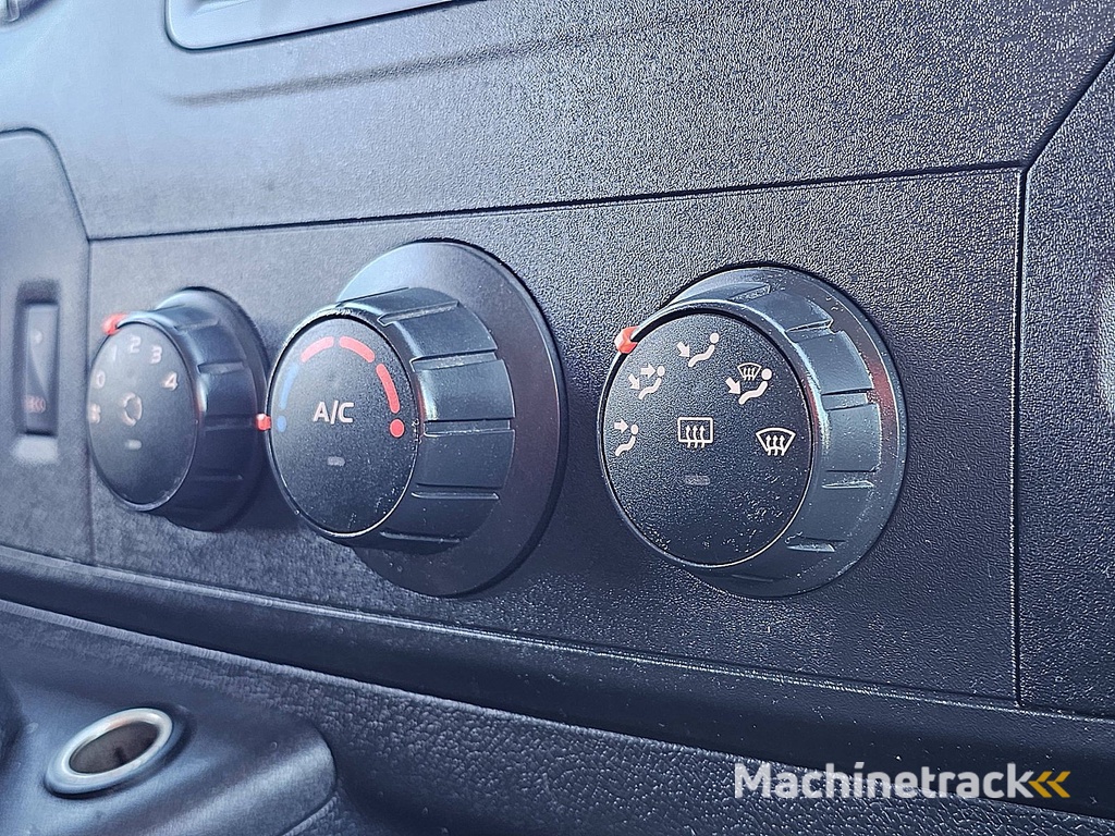 RENAULT MASTER 2.3 bakwagen laadklep!