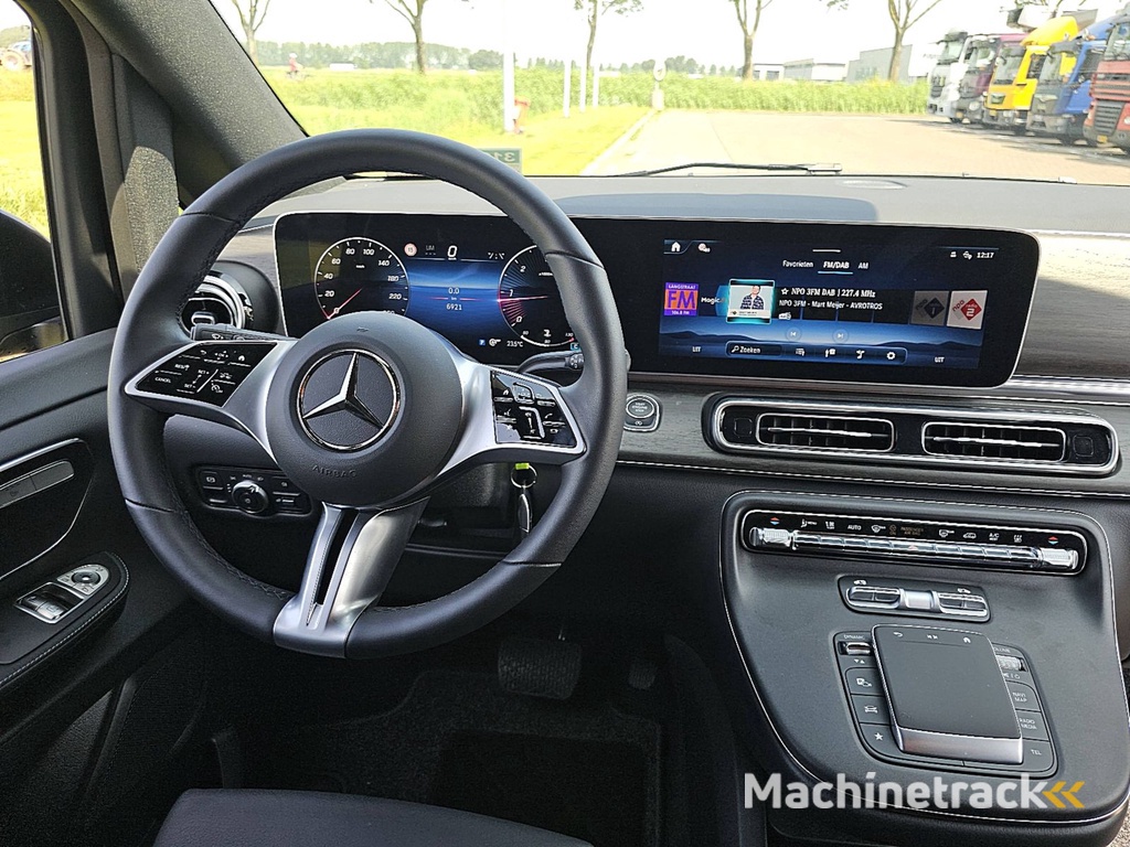 MERCEDES-BENZ V-KLASSE 300 CDI l3 xl 8-pers mbux!