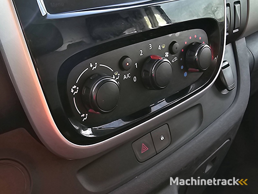 RENAULT TRAFIC 1.6 DCI