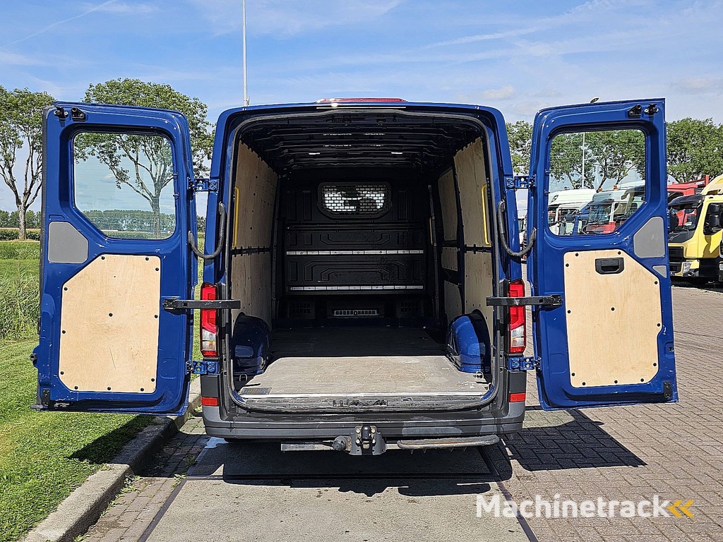 VOLKSWAGEN CRAFTER 35 2.0 l3h2 navi trekhaak!