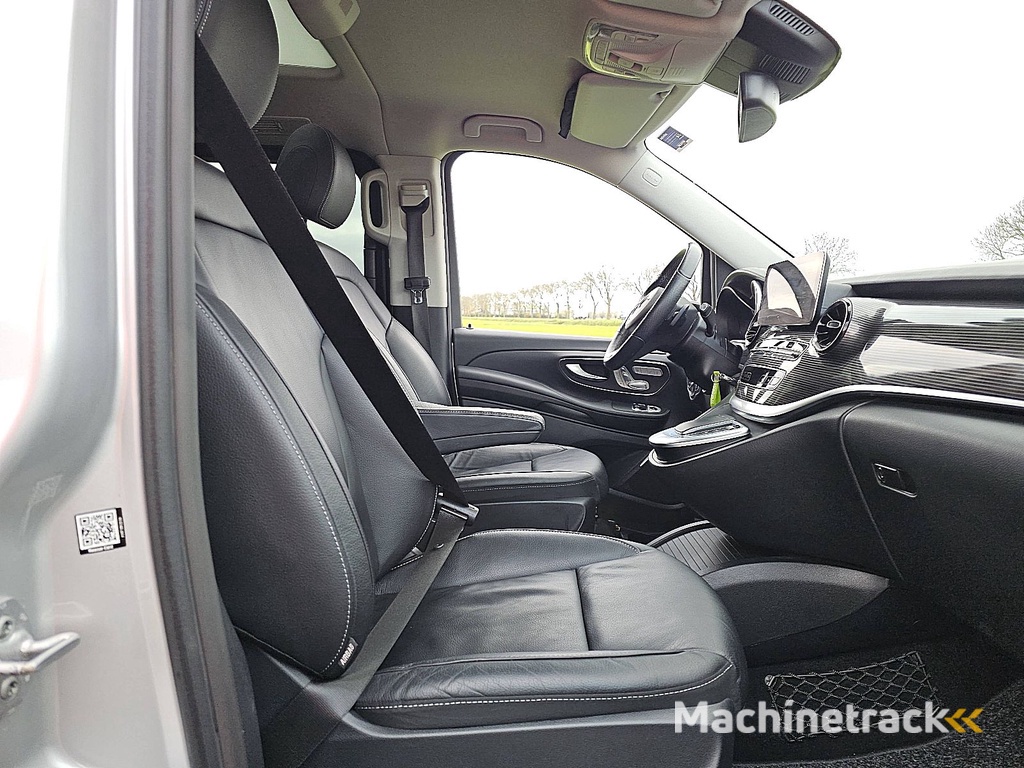 MERCEDES-BENZ EQV 300 7-zits pano navi l2!