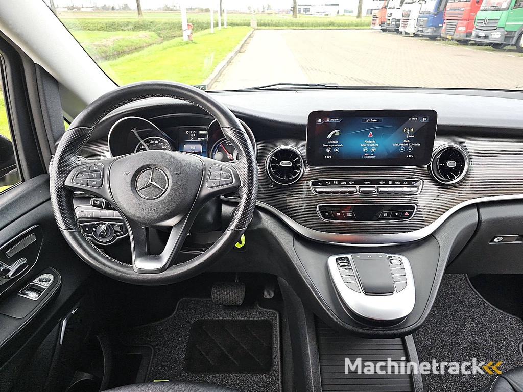 MERCEDES-BENZ EQV 300 7-zits pano navi l2!