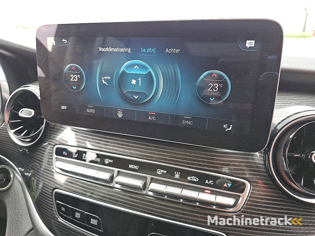 MERCEDES-BENZ EQV 300 7-zits pano navi l2!