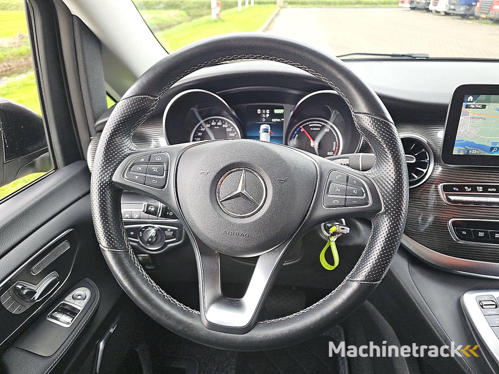 MERCEDES-BENZ EQV 300 7-zits pano navi l2!