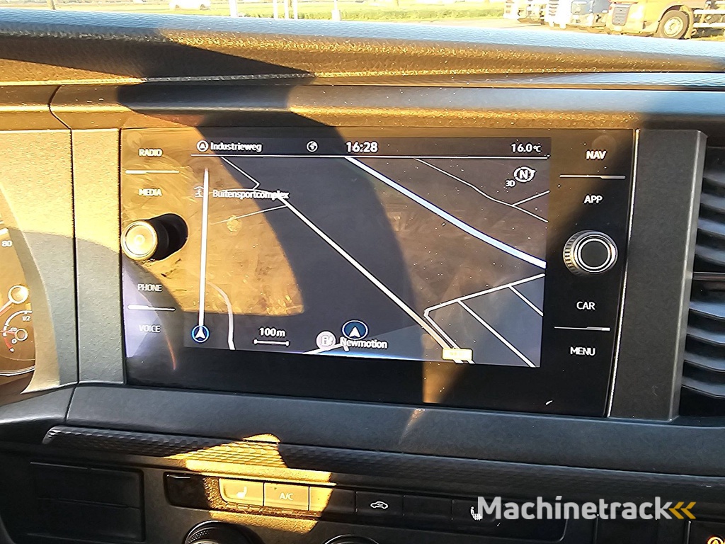 VOLKSWAGEN TRANSPORTER 2.0 TDI l2h1 navi 4 motion