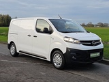 Minituur van OPEL VIVARO 1.5 l2h1 navi euro6 3zit