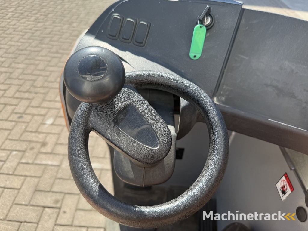 VS-22151 Reachtruck FM-X14 BJ2015 9.200mm Sideshift