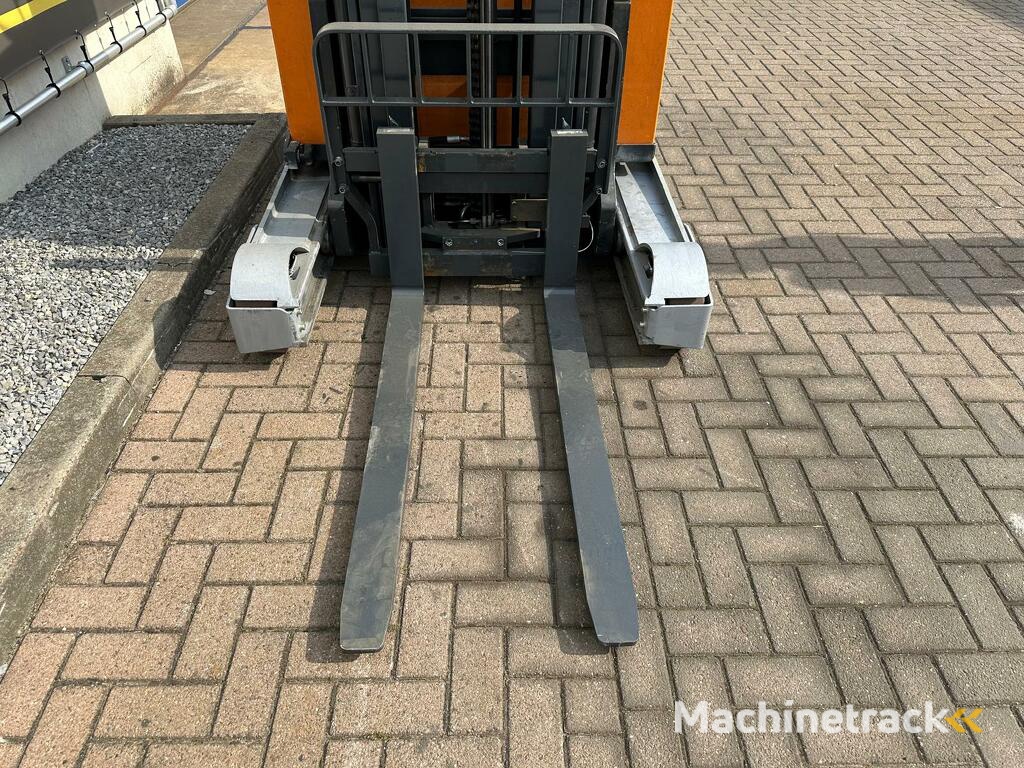 VS-22151 Reachtruck FM-X14 BJ2015 9.200mm Sideshift