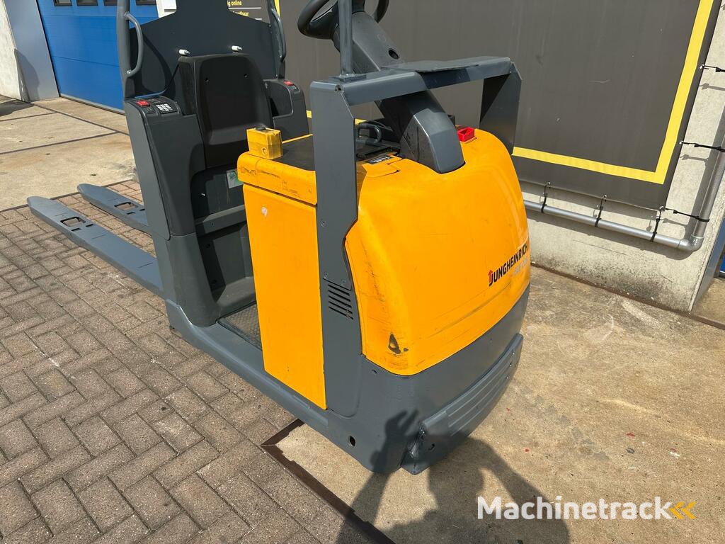 VS-22352 Elektrische palletwagen Jungheinrich ECE 225 XL lange lepels