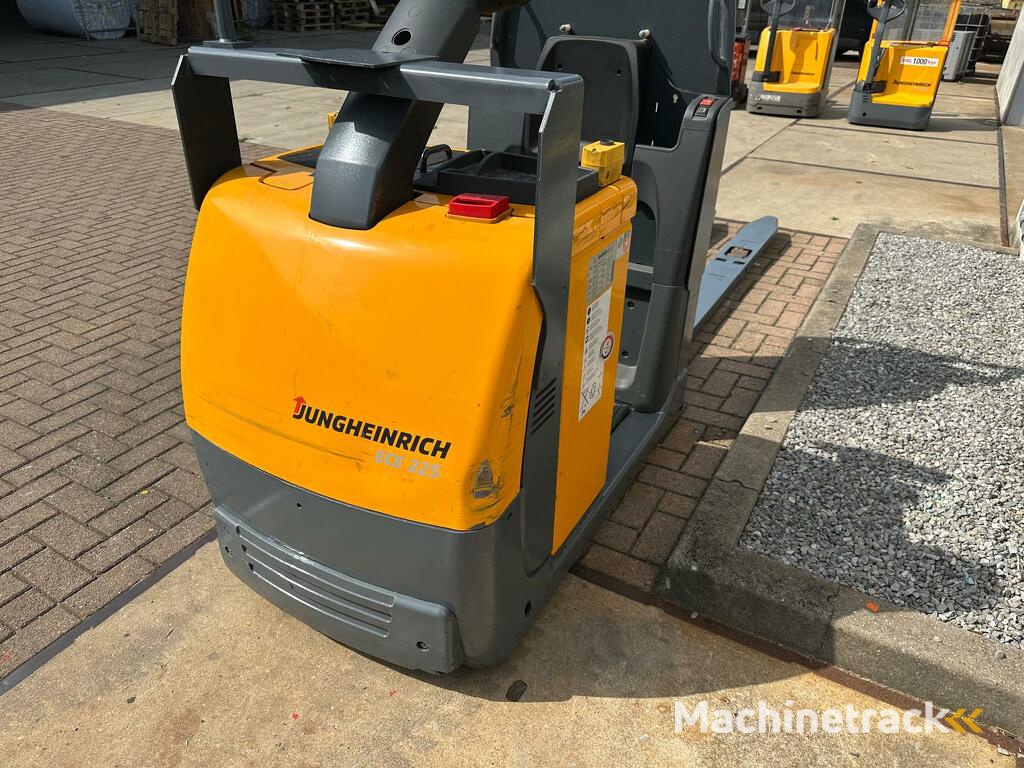 VS-22352 Elektrische palletwagen Jungheinrich ECE 225 XL lange lepels