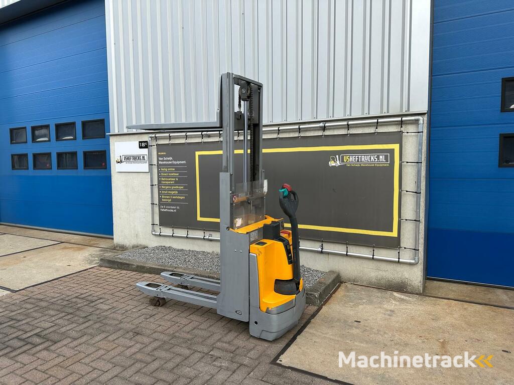 VS-22409 Elektrische stapelaar JungheinrichEMD118i Initiele lift 1860mm