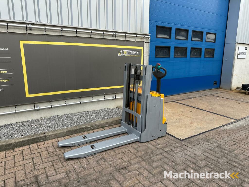 VS-22409 Elektrische stapelaar JungheinrichEMD118i Initiele lift 1860mm