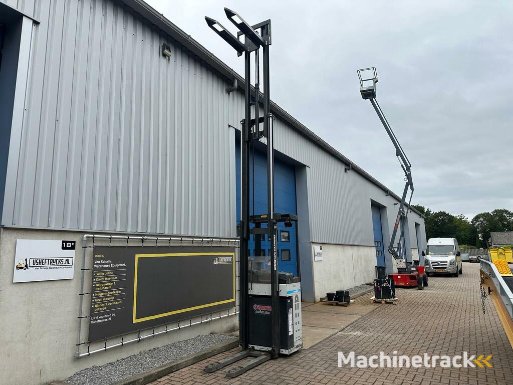 VS-22382 Elektrische triplex meerijdstapelaar 5400mm bj2017