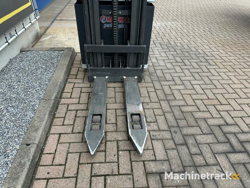 VS-22382 Elektrische triplex meerijdstapelaar 5400mm bj2017