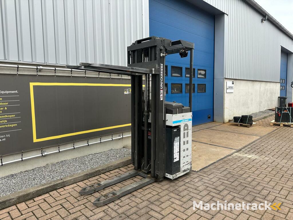 VS-22382 Elektrische triplex meerijdstapelaar 5400mm bj2017