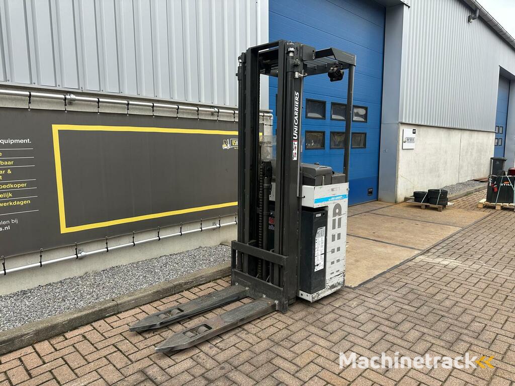 VS-22382 Elektrische triplex meerijdstapelaar 5400mm bj2017