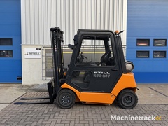 vs-22456-lpg-heftruck-still-r70-25t-sideshift-vorkenspreider