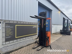 vs-22453-triplex-sta-stapelaar-rocla-5900mm-freelift