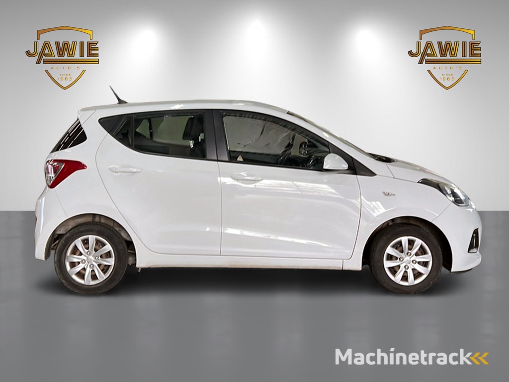 Hyundai i10 1.0i i-Motion Comfort nieuwe koppeling HX-328-G