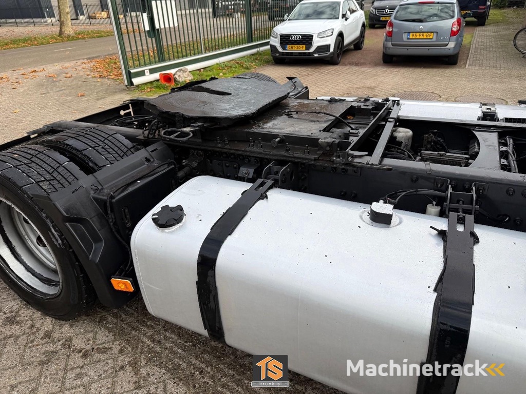 Volvo FH 460 - 2 TANKS - NL TOP TRUCK - HEBESATTEL - LIFTING FIFTH WHEEL - TUV 7/26 TS737286