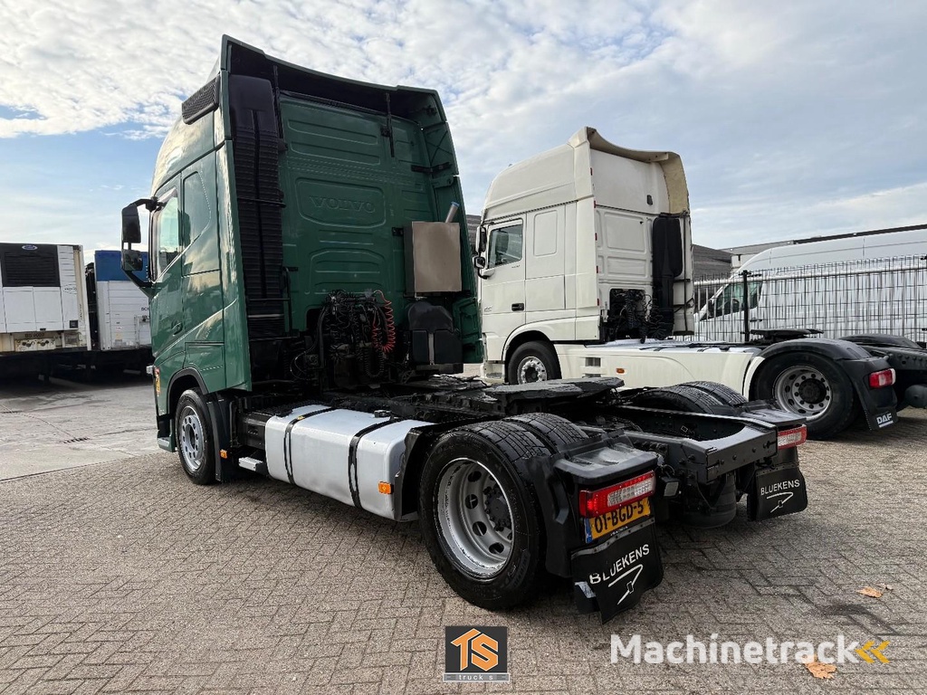 Volvo FH 460 - 2 TANKS - NL TOP TRUCK - HEBESATTEL - LIFTING FIFTH WHEEL - TUV 7/26 TS737286