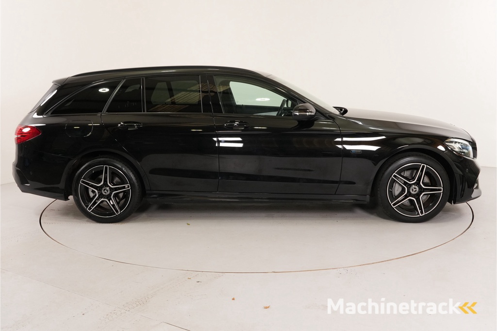 Mercedes-Benz C-klasse Estate 300 e AMG Night PHEV 320 pk | Camera | Stl. verw. | Memory | El. achterklep | Inparkeer |