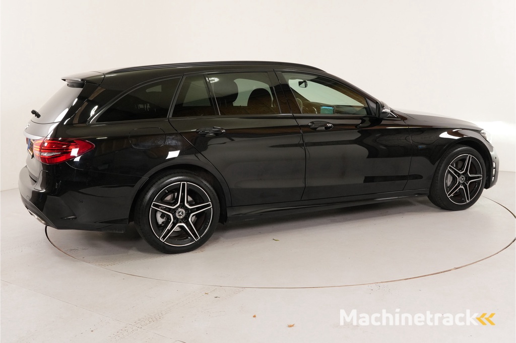 Mercedes-Benz C-klasse Estate 300 e AMG Night PHEV 320 pk | Camera | Stl. verw. | Memory | El. achterklep | Inparkeer |