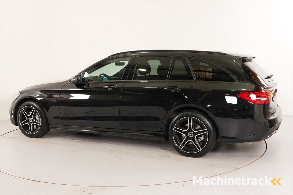 Mercedes-Benz C-klasse Estate 300 e AMG Night PHEV 320 pk | Camera | Stl. verw. | Memory | El. achterklep | Inparkeer |
