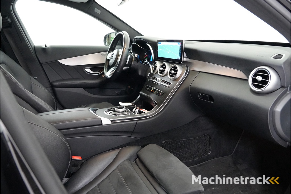 Mercedes-Benz C-klasse Estate 300 e AMG Night PHEV 320 pk | Camera | Stl. verw. | Memory | El. achterklep | Inparkeer |