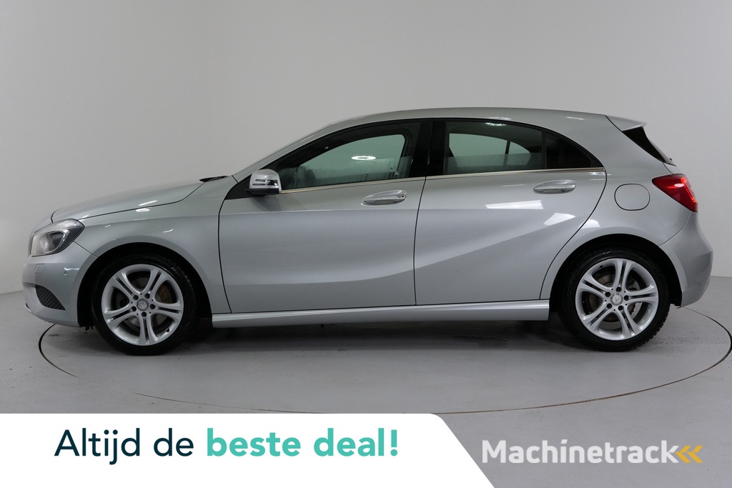 Mercedes-Benz A-klasse 200 AMG | Leder | Navi | Stl. Verw. | PDC v/a |
