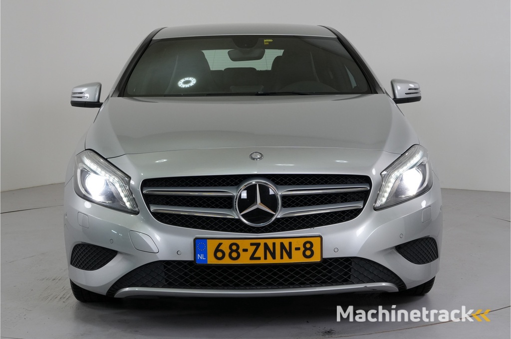 Mercedes-Benz A-klasse 200 AMG | Leder | Navi | Stl. Verw. | PDC v/a |