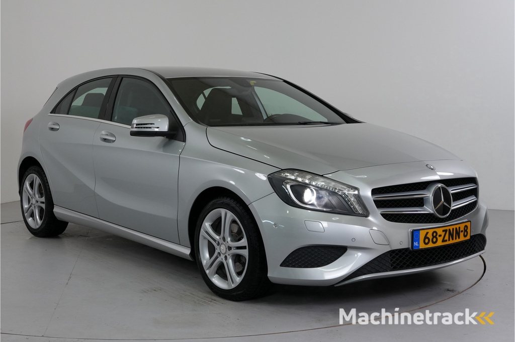 Mercedes-Benz A-klasse 200 AMG | Leder | Navi | Stl. Verw. | PDC v/a |