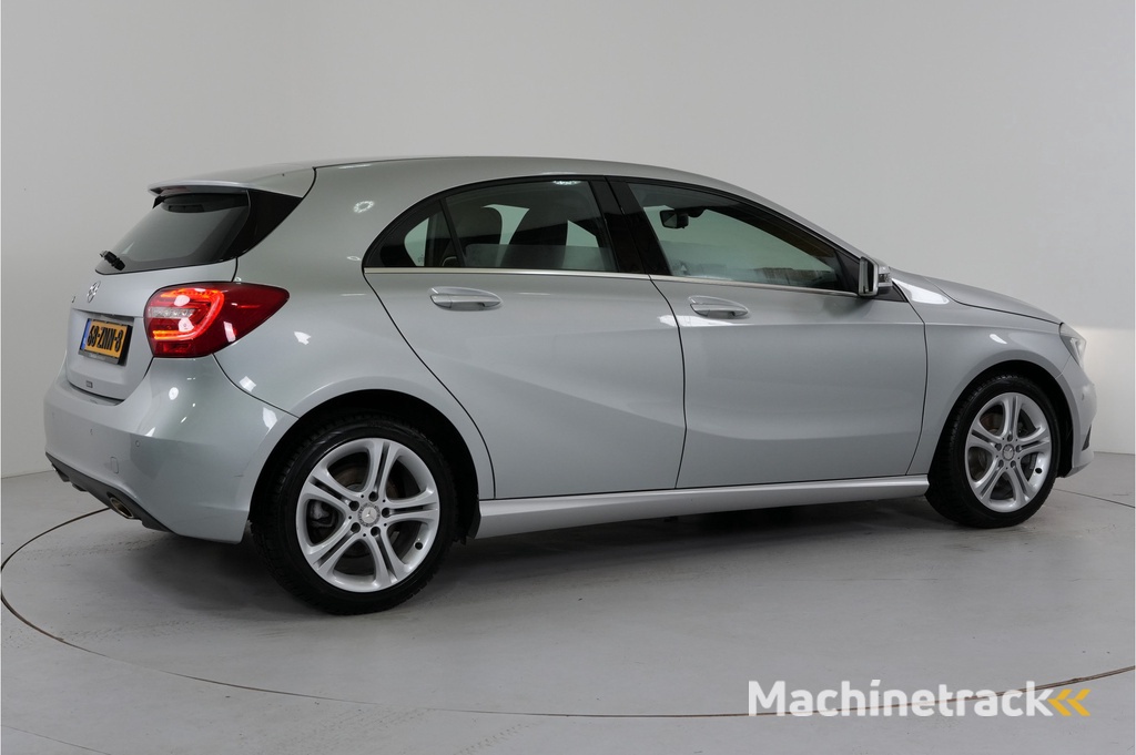 Mercedes-Benz A-klasse 200 AMG | Leder | Navi | Stl. Verw. | PDC v/a |