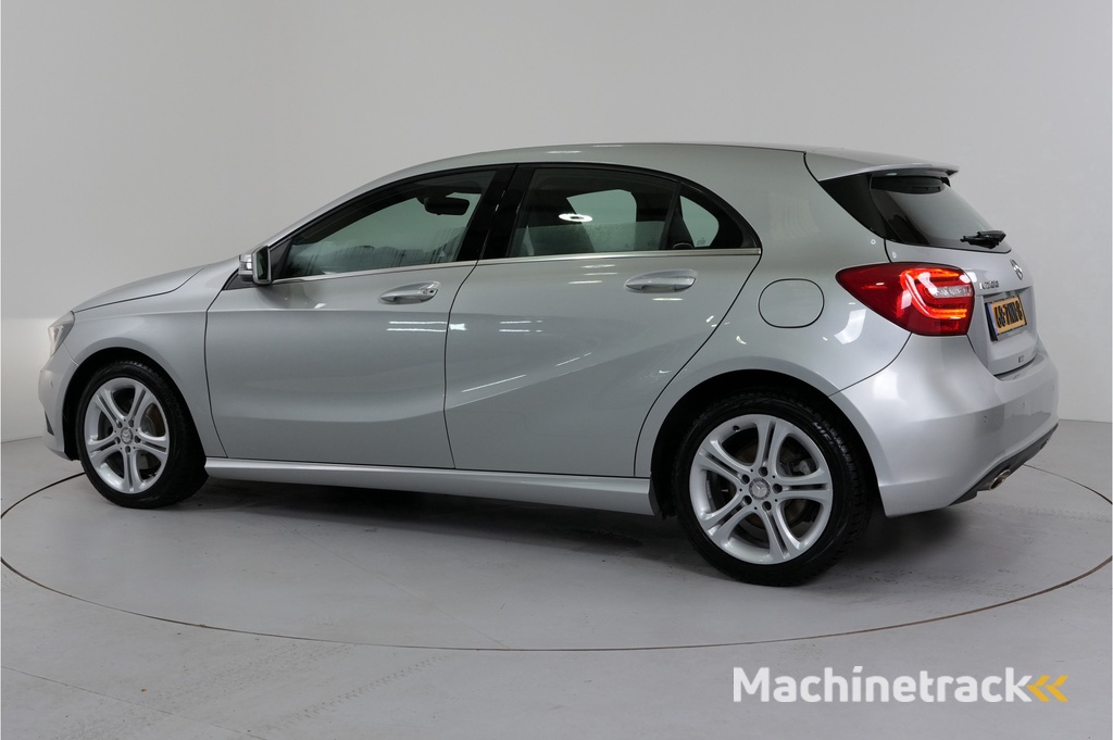 Mercedes-Benz A-klasse 200 AMG | Leder | Navi | Stl. Verw. | PDC v/a |