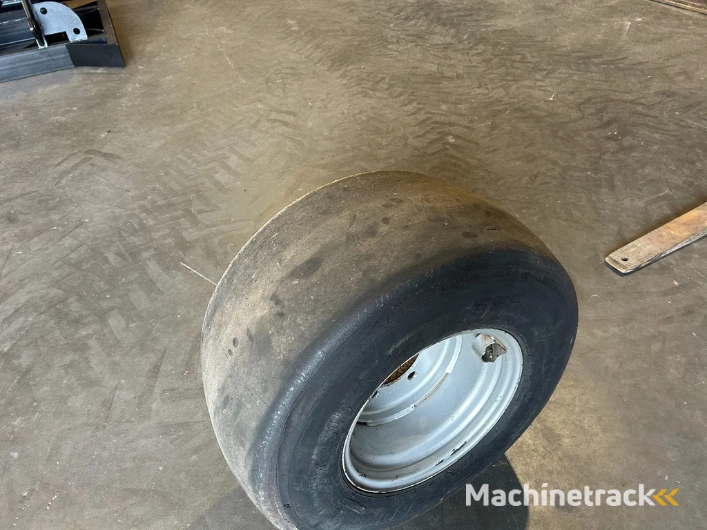 BKT Asfalt banden 4 Stuks