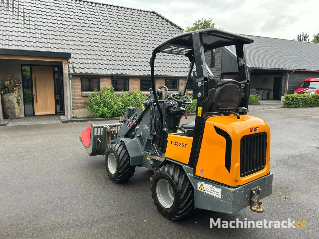 Giant D332ST MARGE VERKOCHT