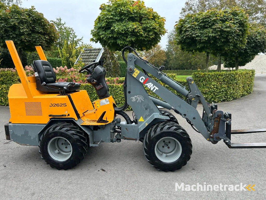 Giant 2 X Giant D262S