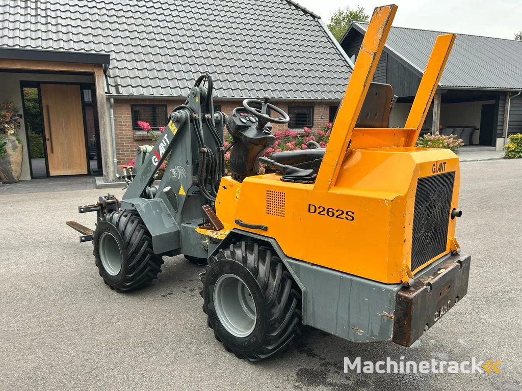 Giant 2 X Giant D262S