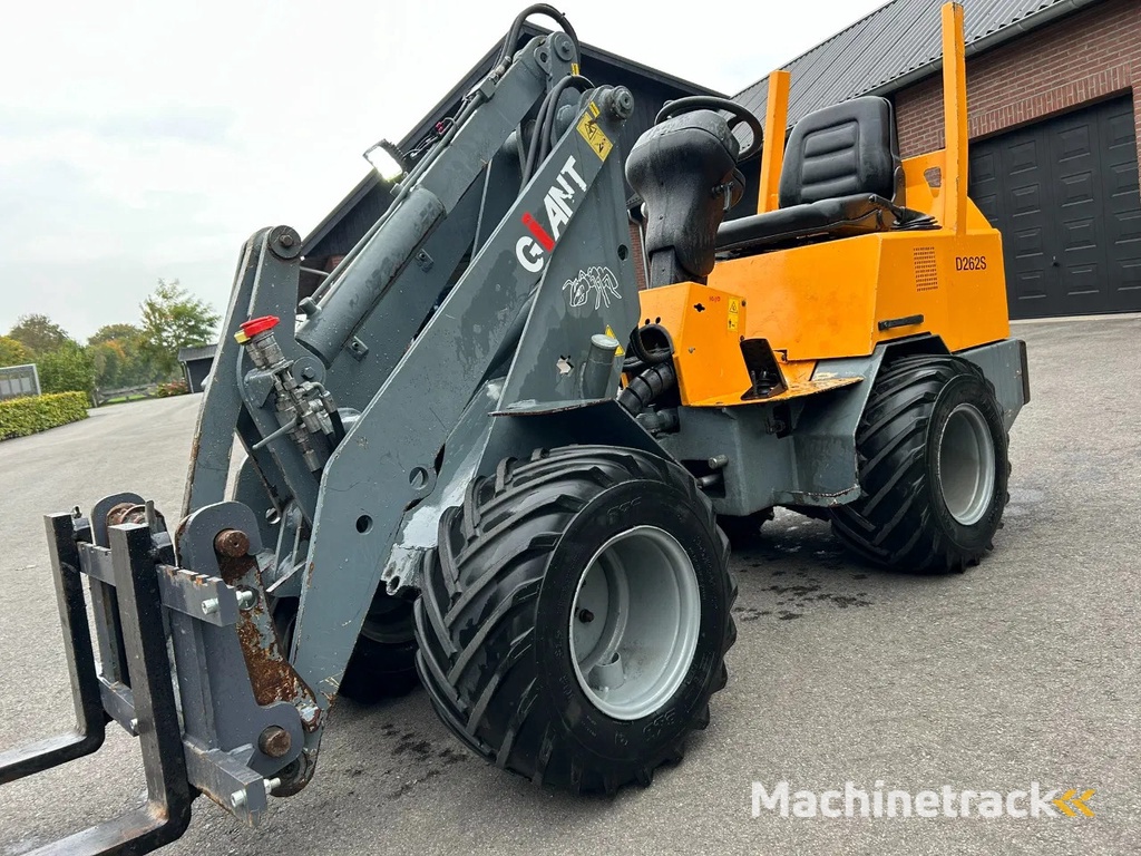 Giant 2 X Giant D262S