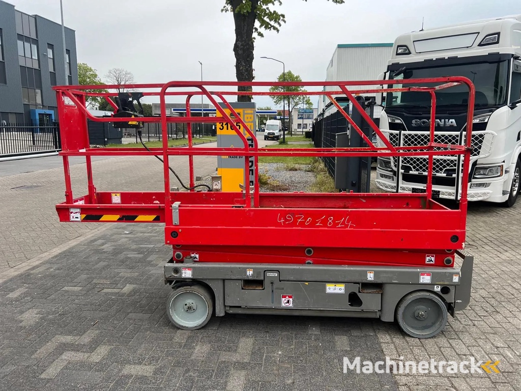 Haulotte Compact 8 hoogwerker - schaarlift - 8.2M hoogwerker - schaarlift - 8.2M