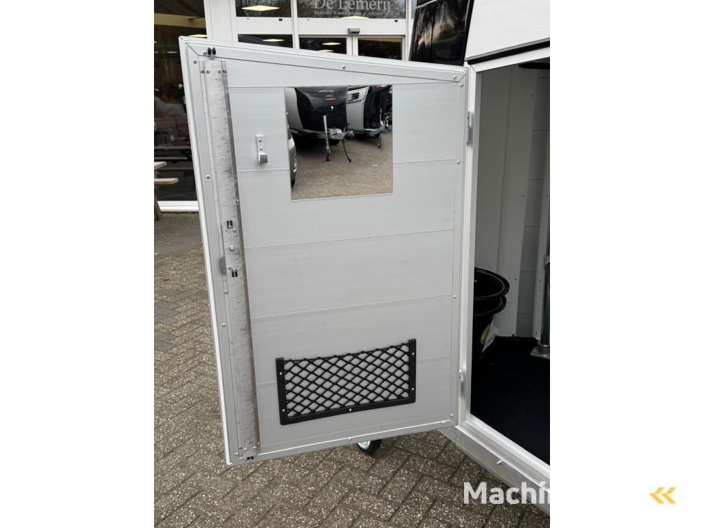 Bücker Careliner ALU 2 Paards 2400Kg