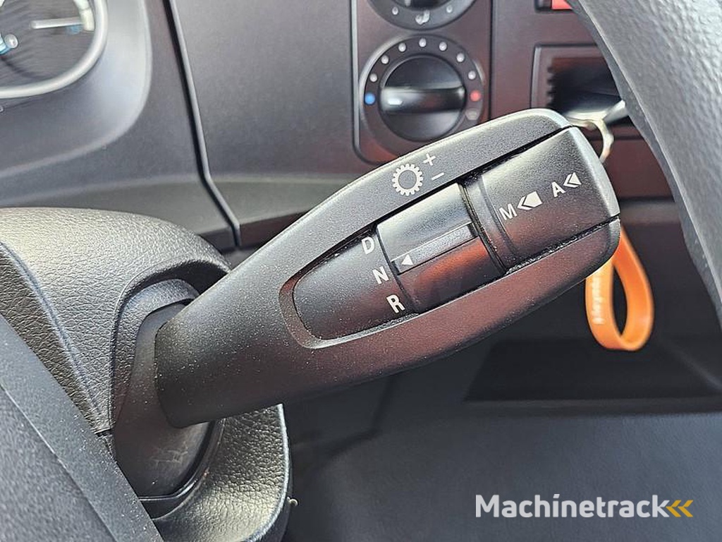 Mercedes ATEGO 818 TAILLIFT AIRCO