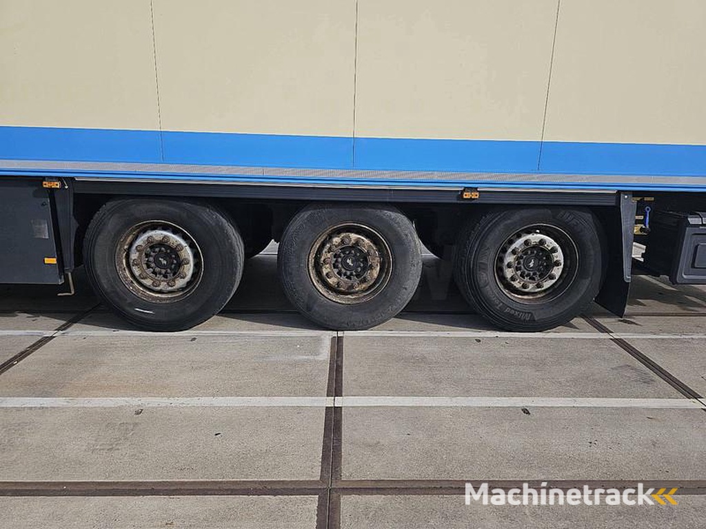 Schmitz-Cargobull SKO