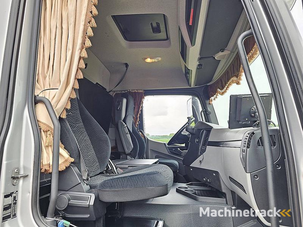 Mercedes ANTOS 2543 + FORKLIFT PALFINGER