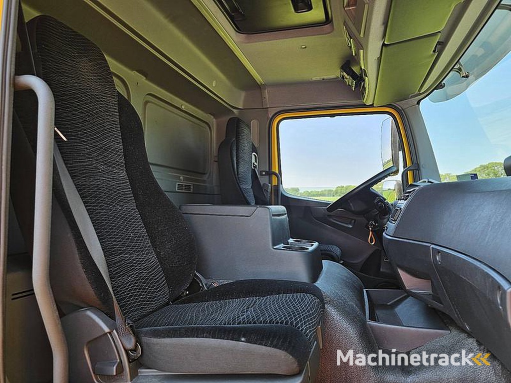 Mercedes ATEGO 824 CARRIER MULTI TEMP