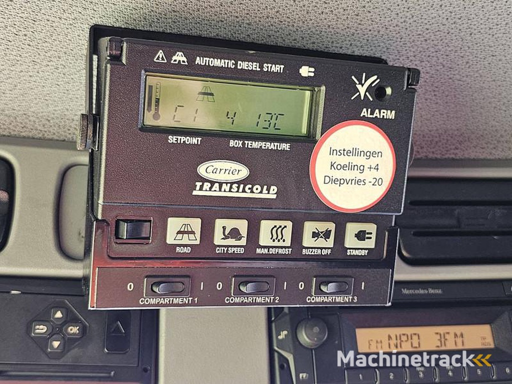 Mercedes ATEGO 824 CARRIER MULTI TEMP