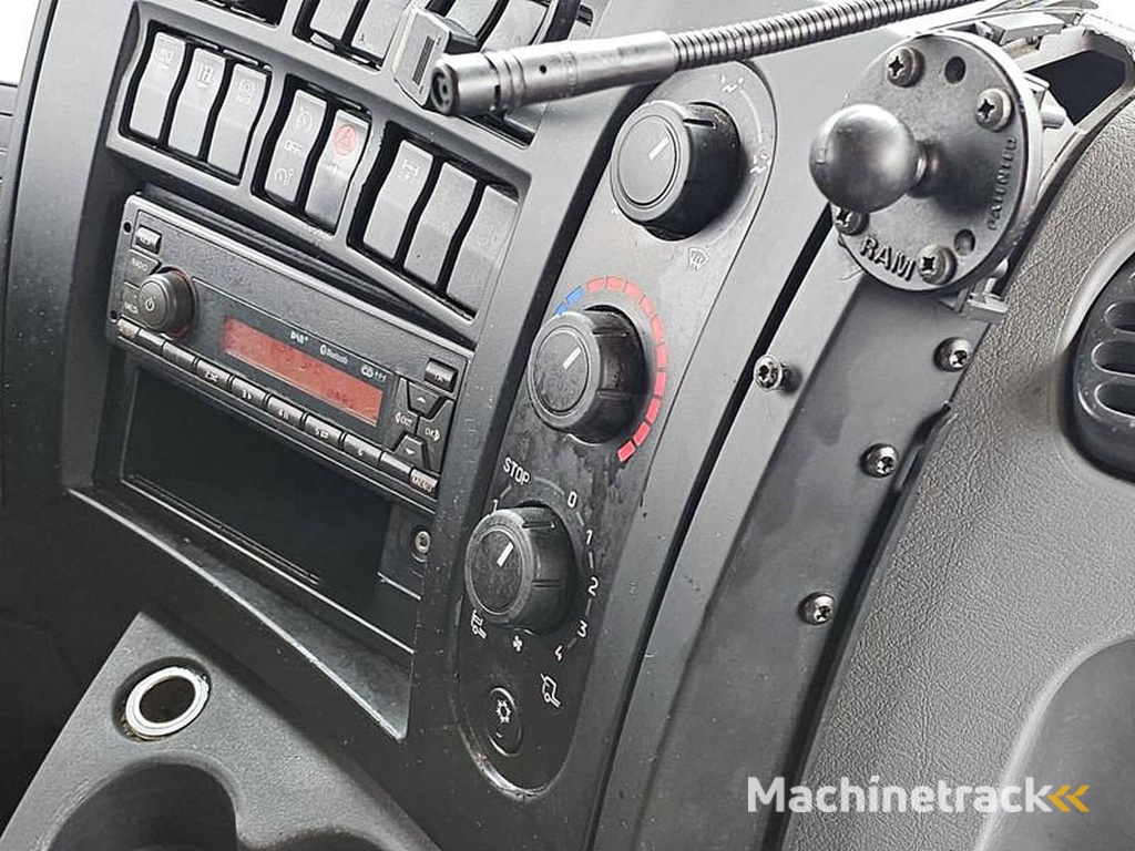 Renault D-250-11.9T-A-C-NEW-ENGINE