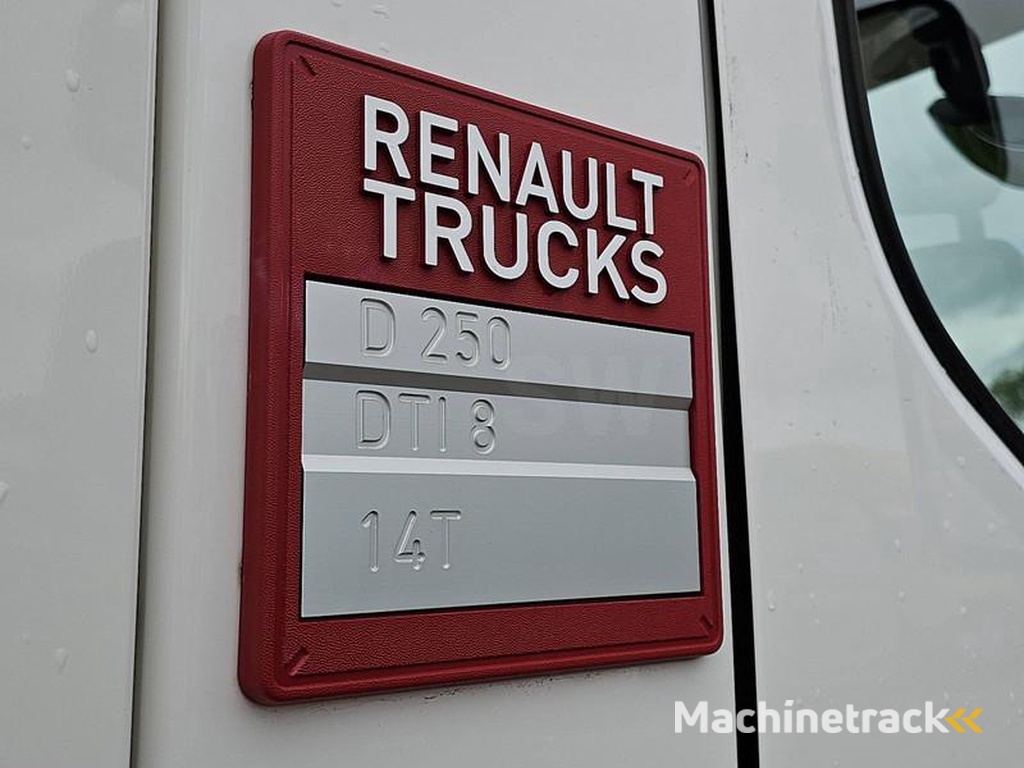 Renault D-250-11.9T-A-C-NEW-ENGINE