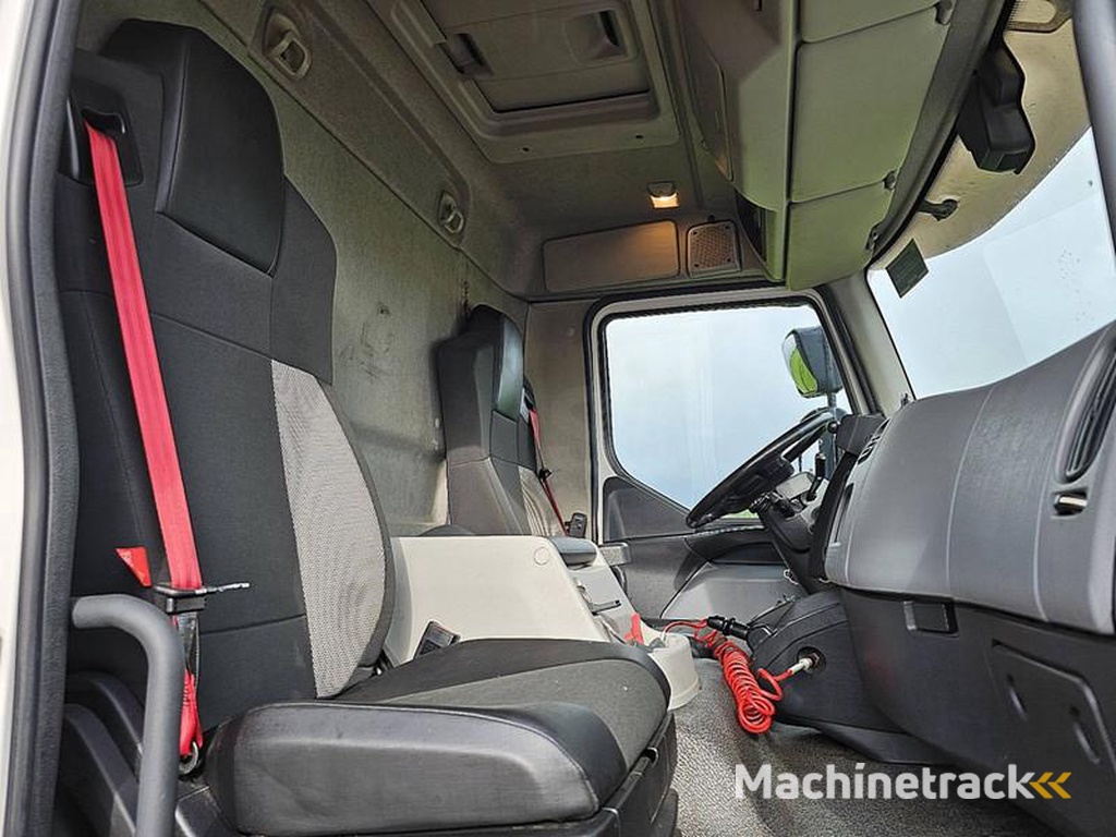 Renault D-250-11.9T-A-C-NEW-ENGINE